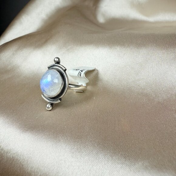 Handmade Silver Ring Round Rainbow Moonstone Cabochon Gemstone Jewelry Size 9 - Picture 2 of 5